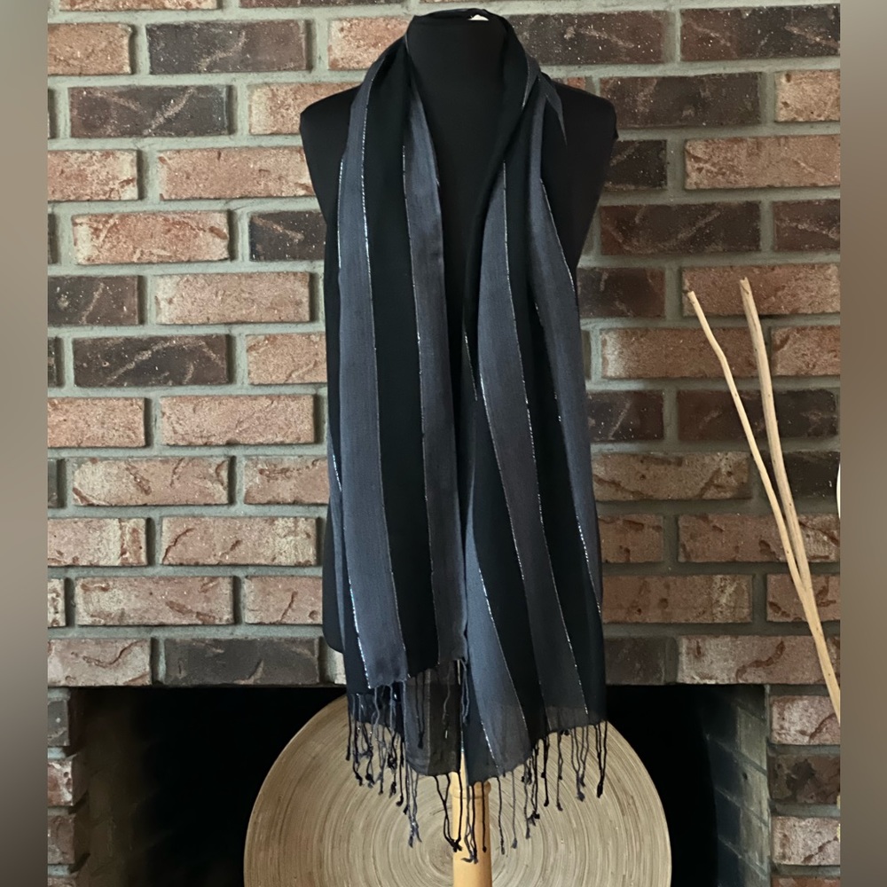 Black/Gray Scarf